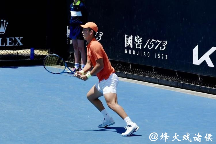 吴易昺白卓璇晋级澳网正赛,中国大陆男网首次4人跻身正赛 吴易昺白卓璇晋级澳网正赛,中国大陆男网首次4人跻身正赛